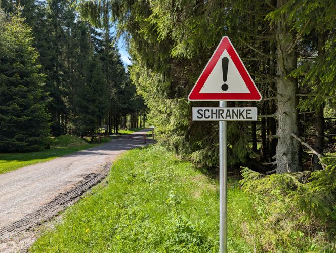 Achtung: Schranke
